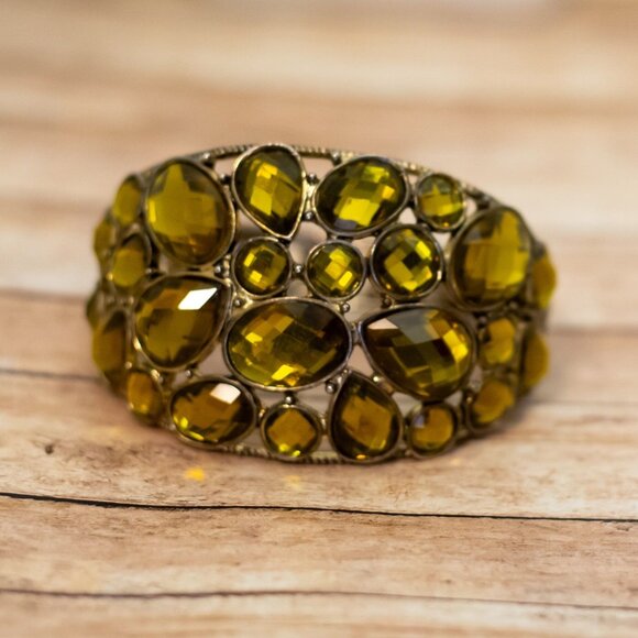 7 inch, Vintage Yellow Gems Silver Tone Intricate Hinge Bangle - XX9 - Picture 1 of 3